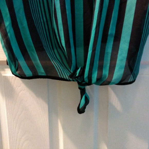 Gorgeous Top - Picture 2 of 2